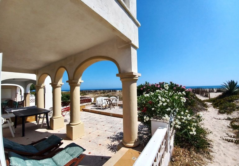 Wiederverkauf - Villa -
Denia