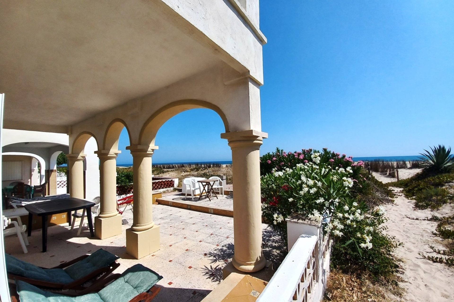 Wiederverkauf - Villa -
Denia