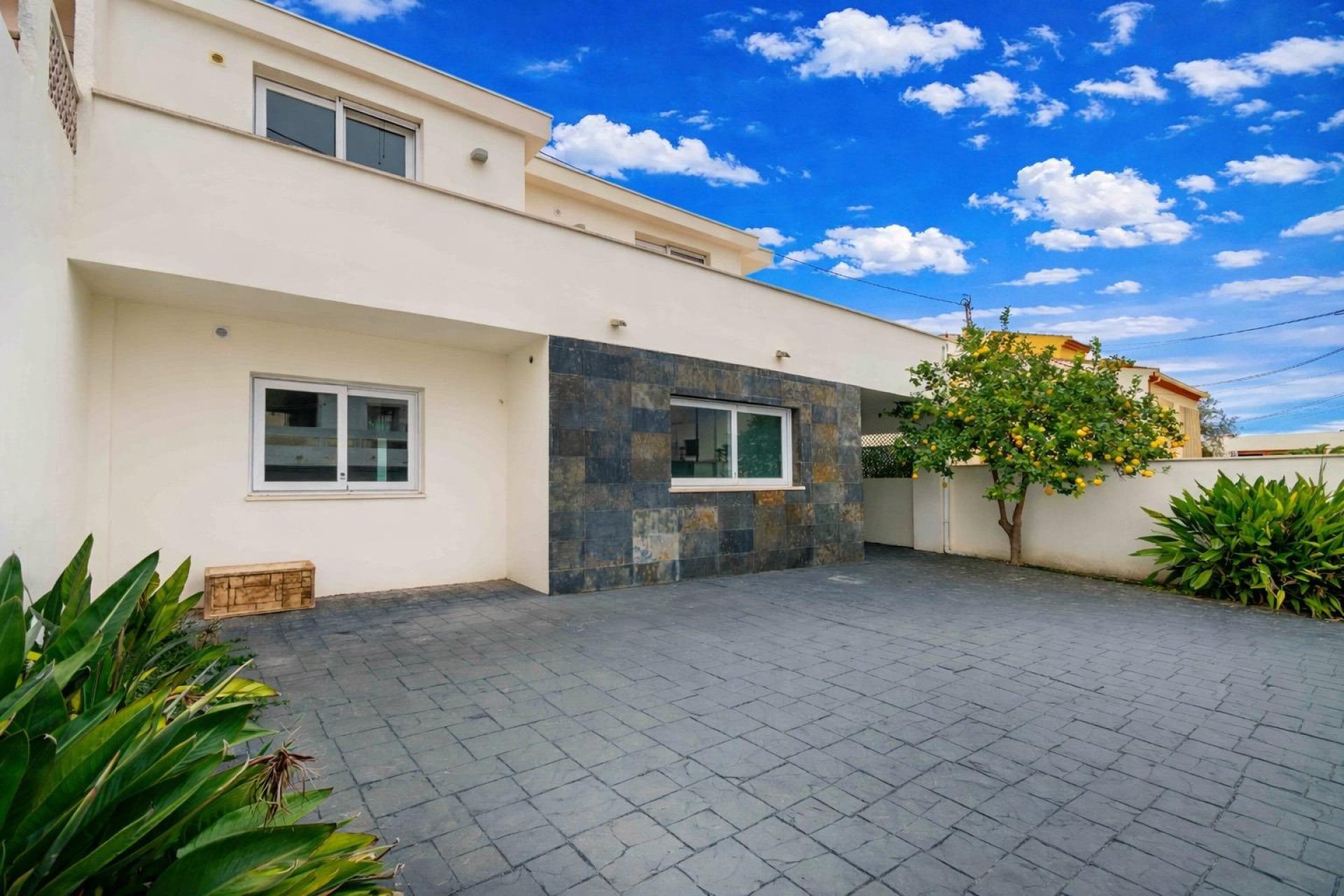 Wiederverkauf - Villa / Doppelhaushälfte -
Alfaz del Pi - Albir