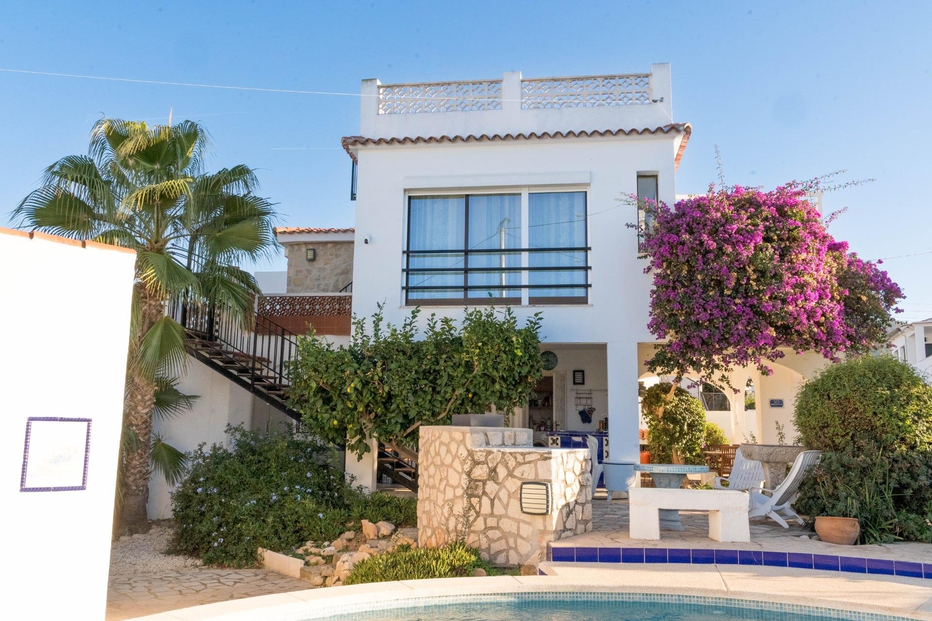 Wiederverkauf - Villa / Doppelhaushälfte -
Alfaz del Pi - Albir