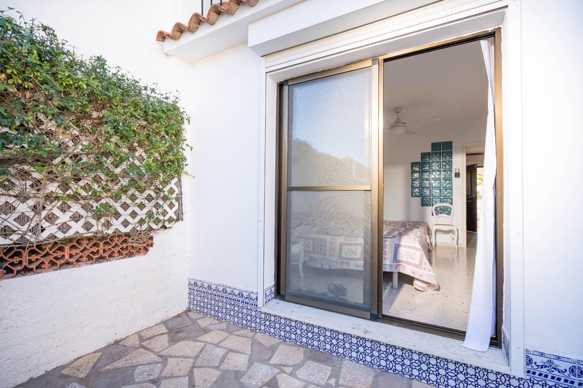 Wiederverkauf - Villa / Doppelhaushälfte -
Alfaz del Pi - Albir