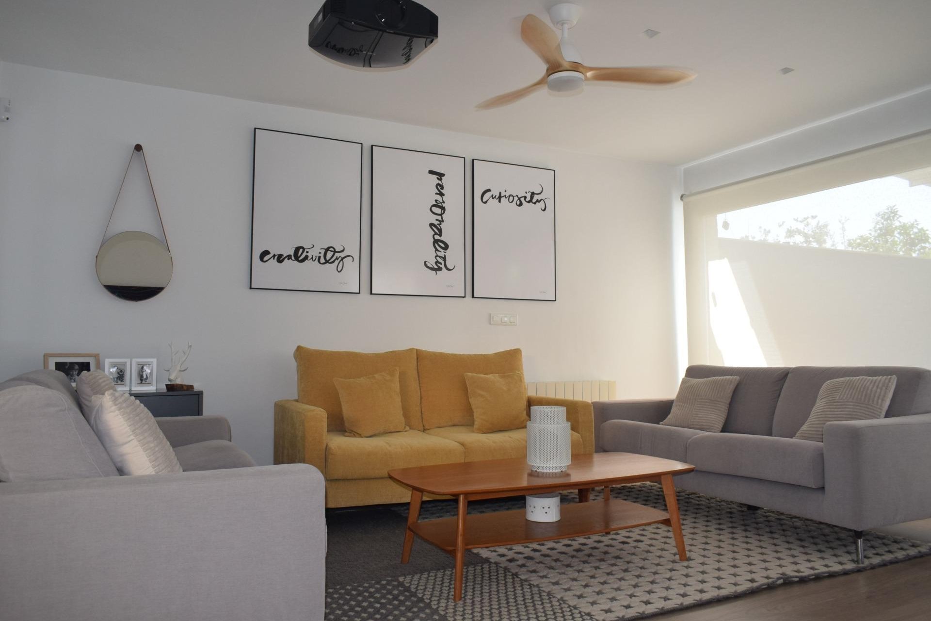 Wiederverkauf - Villa / Doppelhaushälfte -
Alfaz del Pi