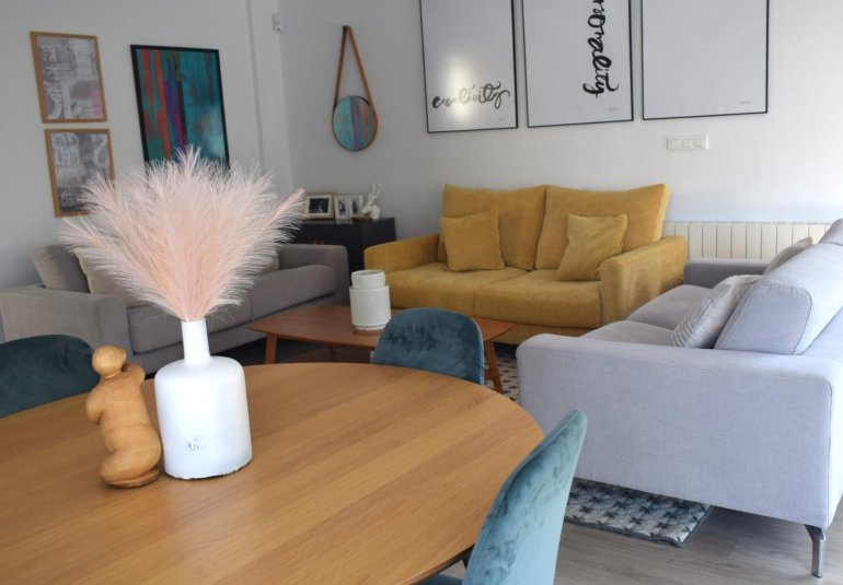 Wiederverkauf - Villa / Doppelhaushälfte -
Alfaz del Pi