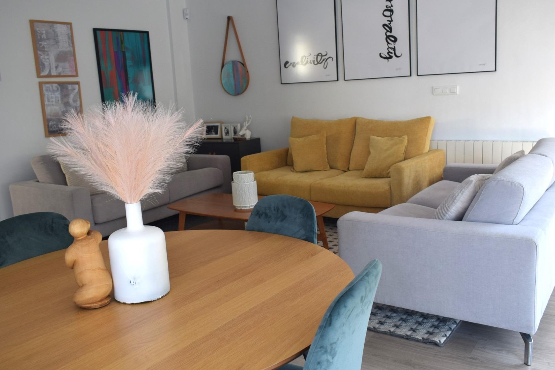 Wiederverkauf - Villa / Doppelhaushälfte -
Alfaz del Pi