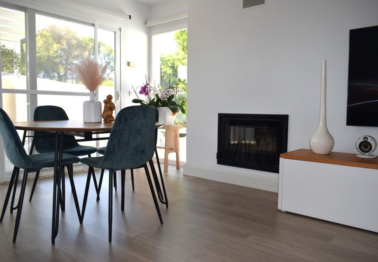 Wiederverkauf - Villa / Doppelhaushälfte -
Alfaz del Pi