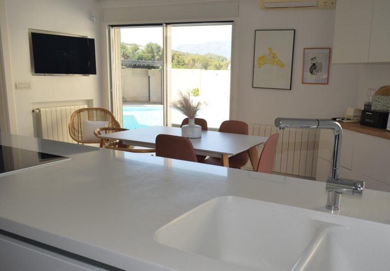 Wiederverkauf - Villa / Doppelhaushälfte -
Alfaz del Pi