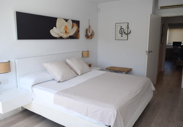 Wiederverkauf - Villa / Doppelhaushälfte -
Alfaz del Pi