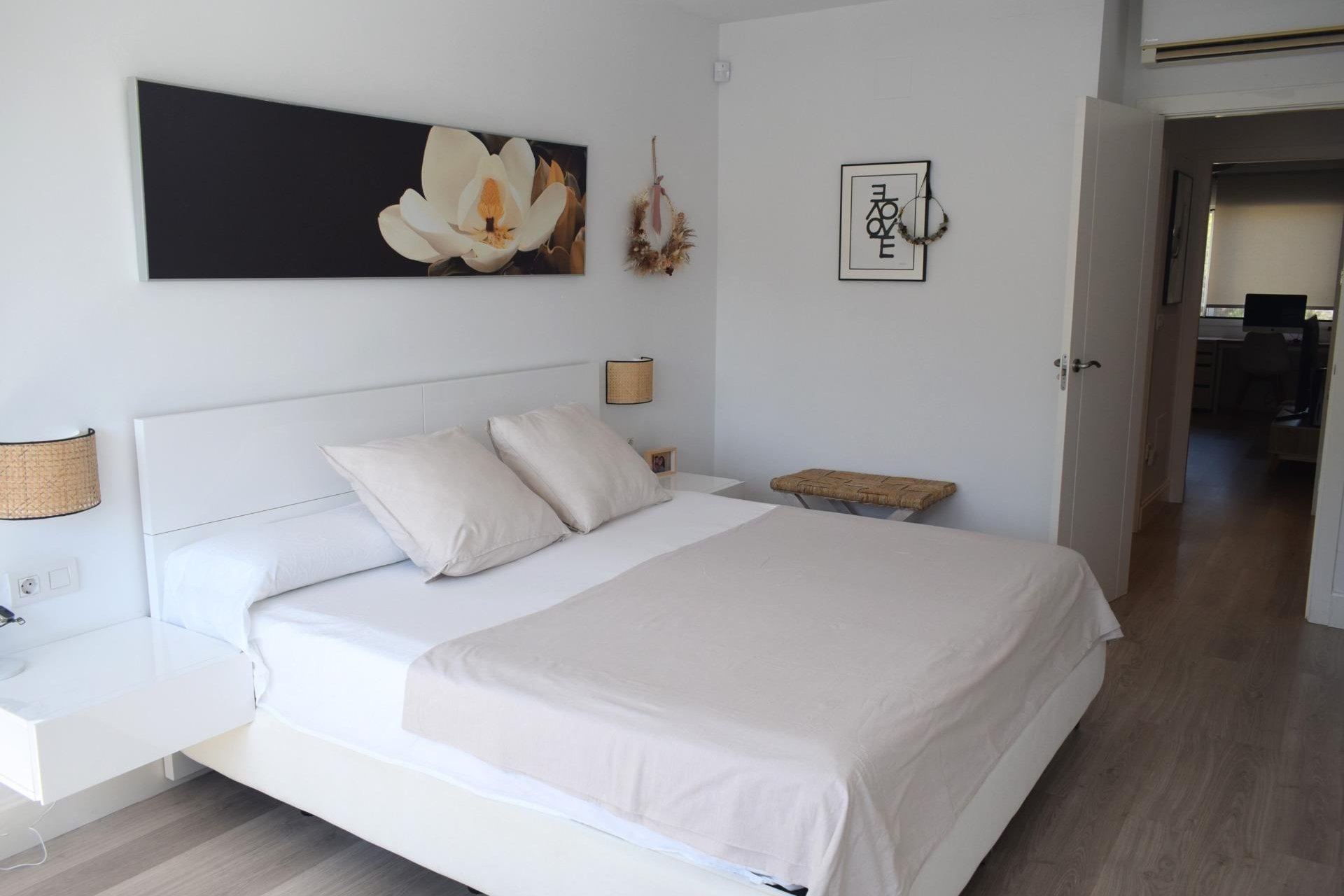 Wiederverkauf - Villa / Doppelhaushälfte -
Alfaz del Pi