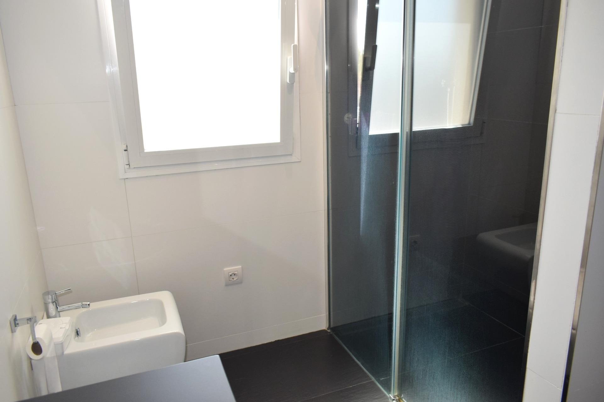 Wiederverkauf - Villa / Doppelhaushälfte -
Alfaz del Pi