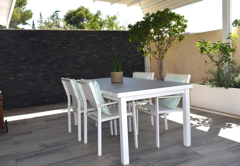 Wiederverkauf - Villa / Doppelhaushälfte -
Alfaz del Pi