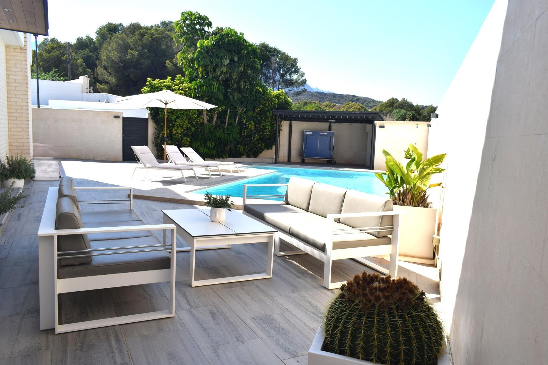 Wiederverkauf - Villa / Doppelhaushälfte -
Alfaz del Pi