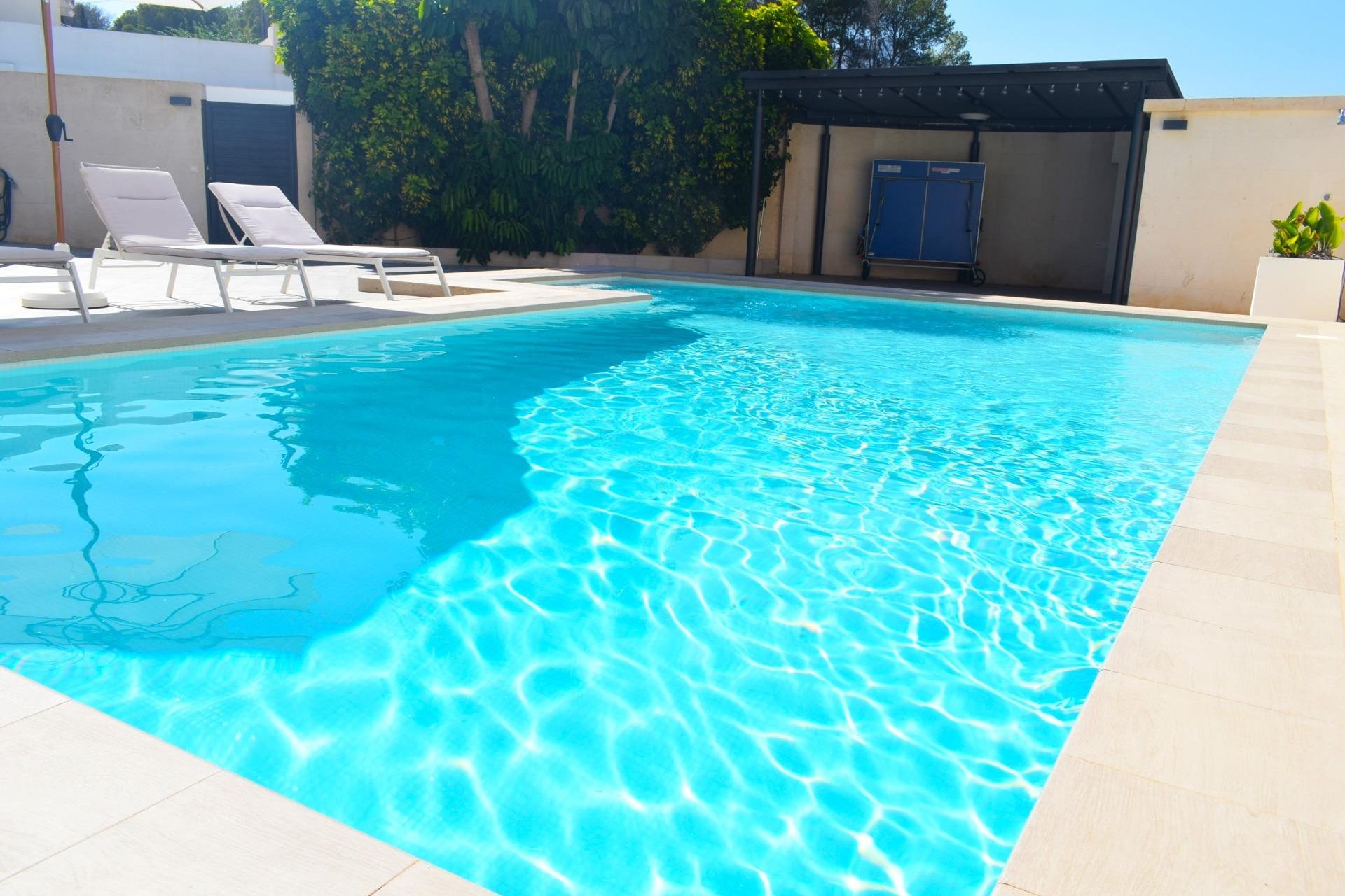 Wiederverkauf - Villa / Doppelhaushälfte -
Alfaz del Pi