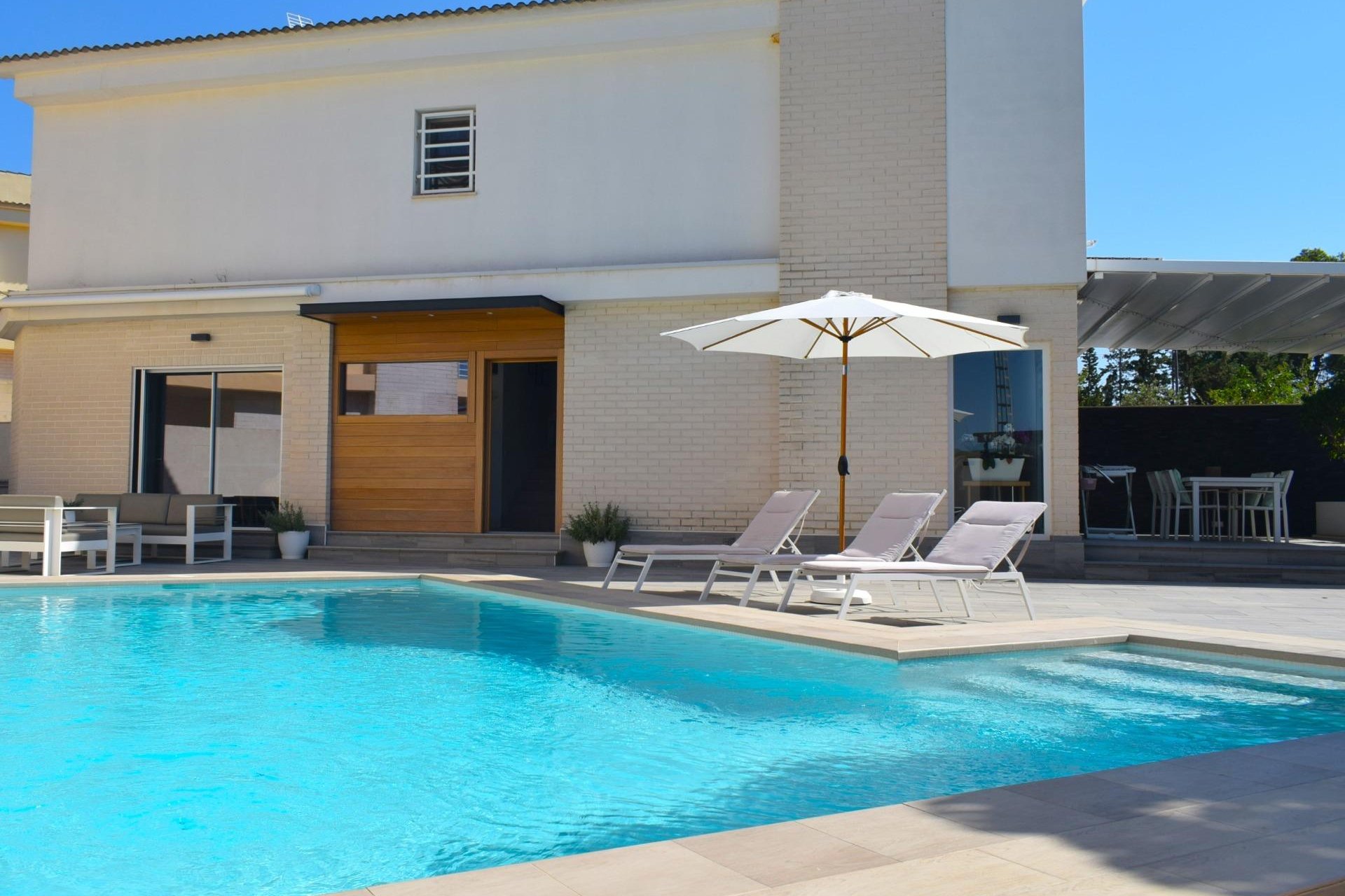 Wiederverkauf - Villa / Doppelhaushälfte -
Alfaz del Pi