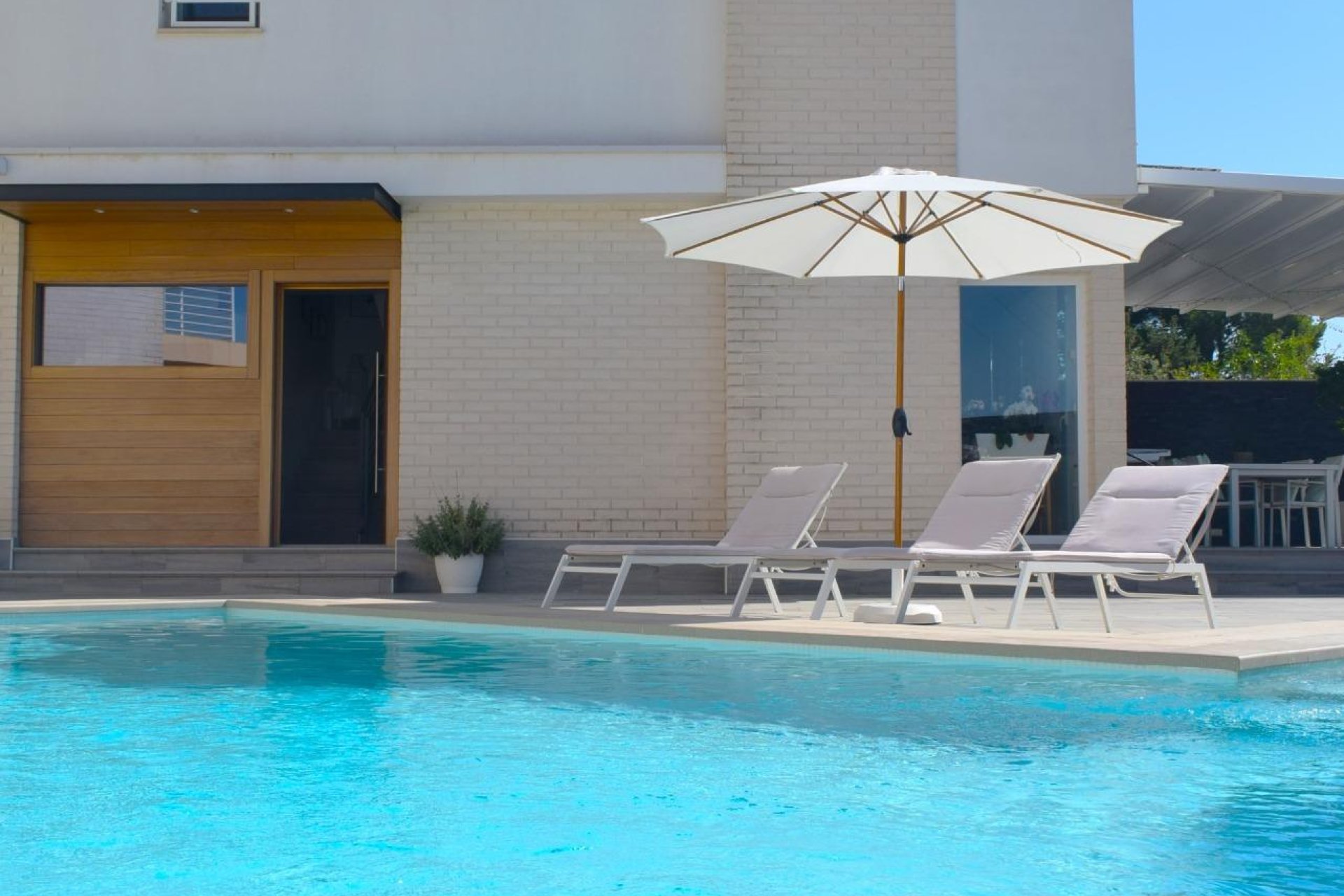 Wiederverkauf - Villa / Doppelhaushälfte -
Alfaz del Pi