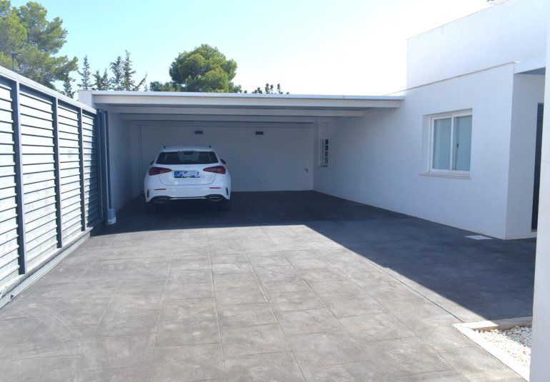 Wiederverkauf - Villa / Doppelhaushälfte -
Alfaz del Pi