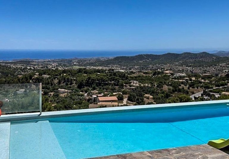 Wiederverkauf - Villa -
Finestrat