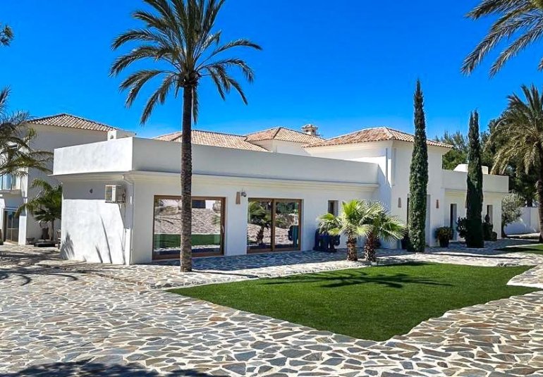 Wiederverkauf - Villa -
Finestrat