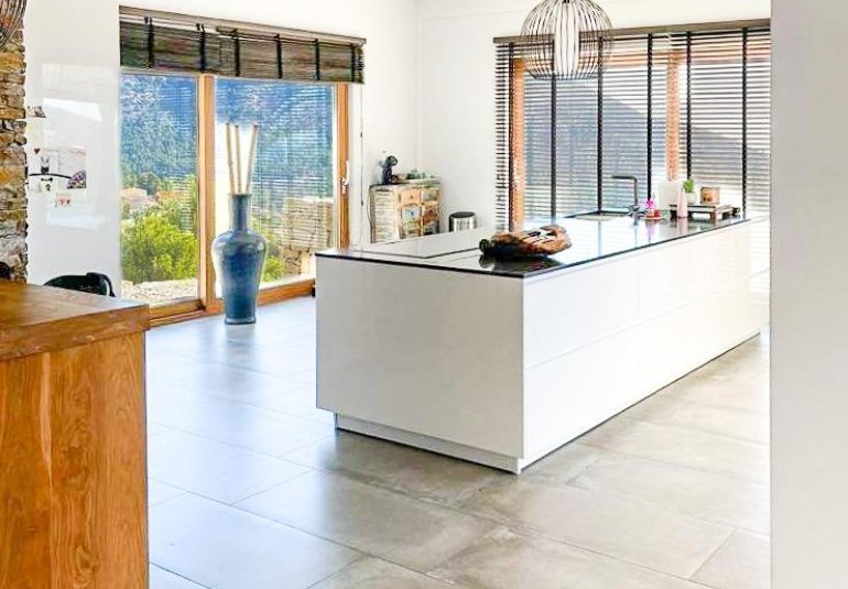 Wiederverkauf - Villa -
Finestrat