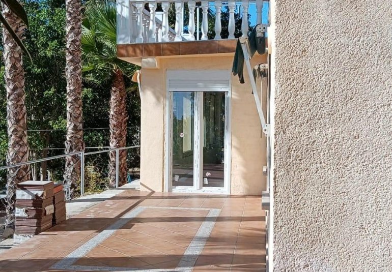 Wiederverkauf - Villa -
La Nucía - La nucia