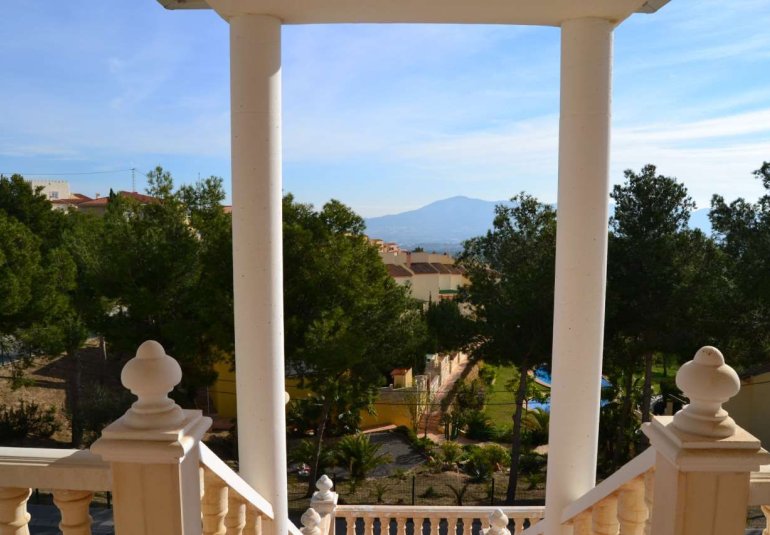 Wiederverkauf - Villa -
La Nucía - La nucia