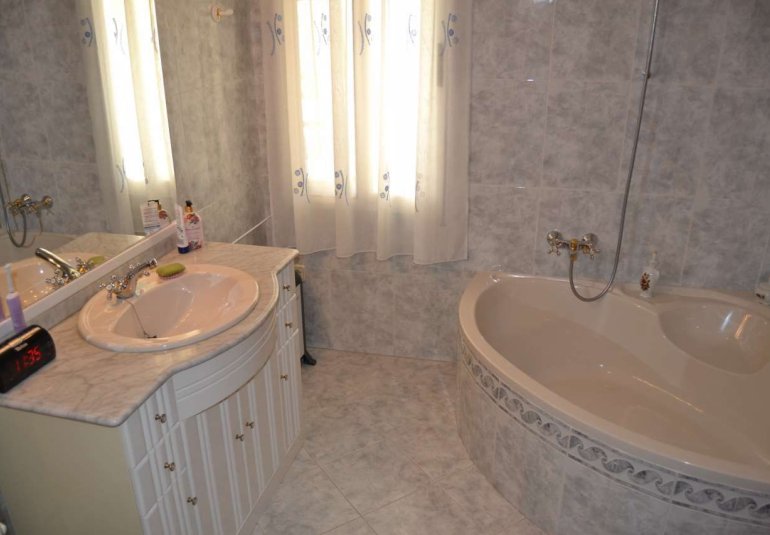 Wiederverkauf - Villa -
La Nucía - La nucia