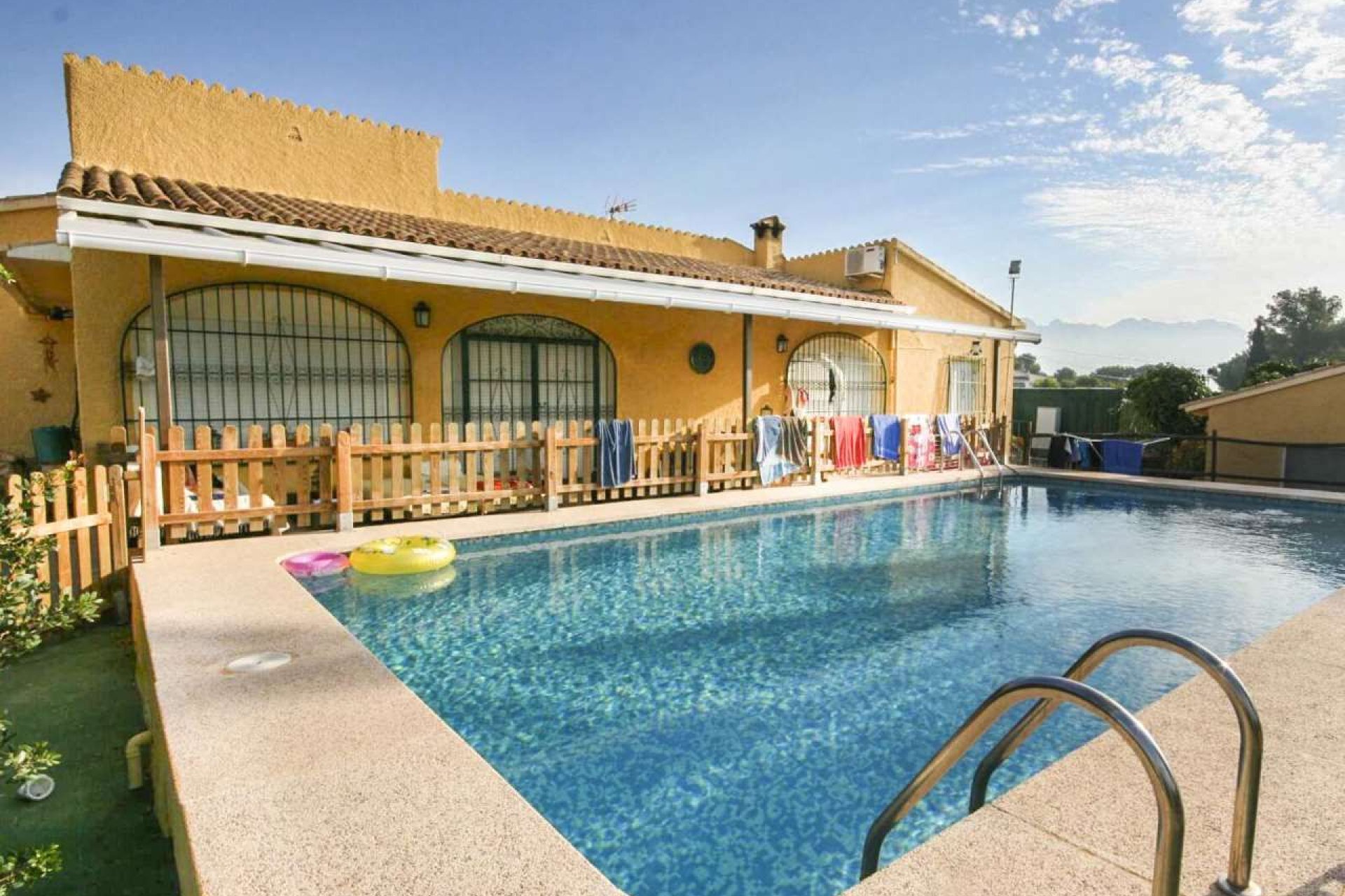 Wiederverkauf - Villa -
La Nucía - La nucia