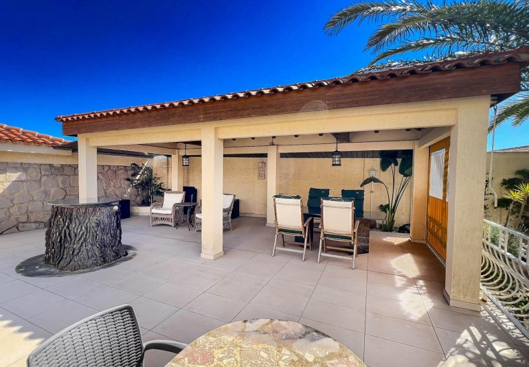 Wiederverkauf - Villa -
La Nucía - La nucia