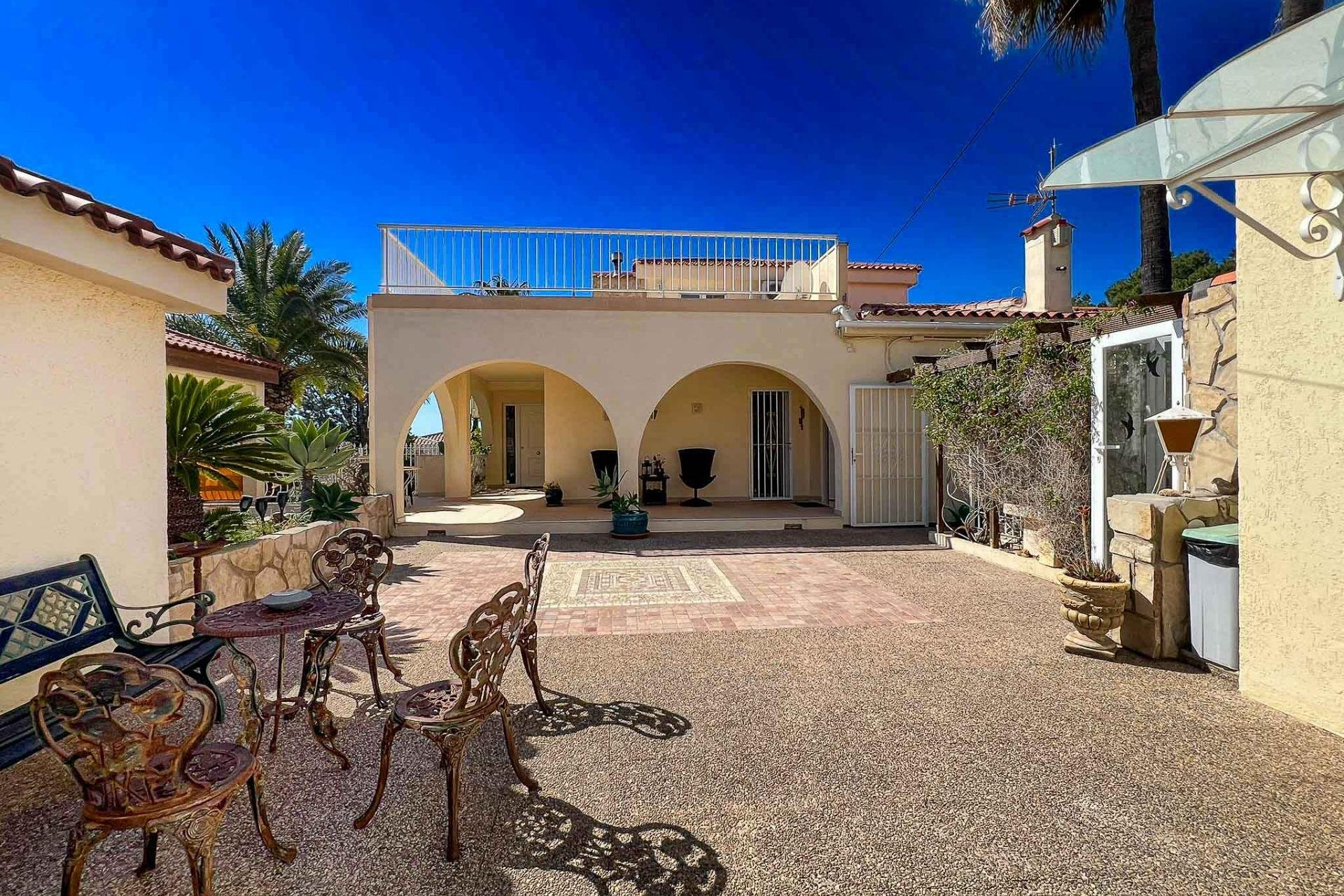 Wiederverkauf - Villa -
La Nucía - La nucia