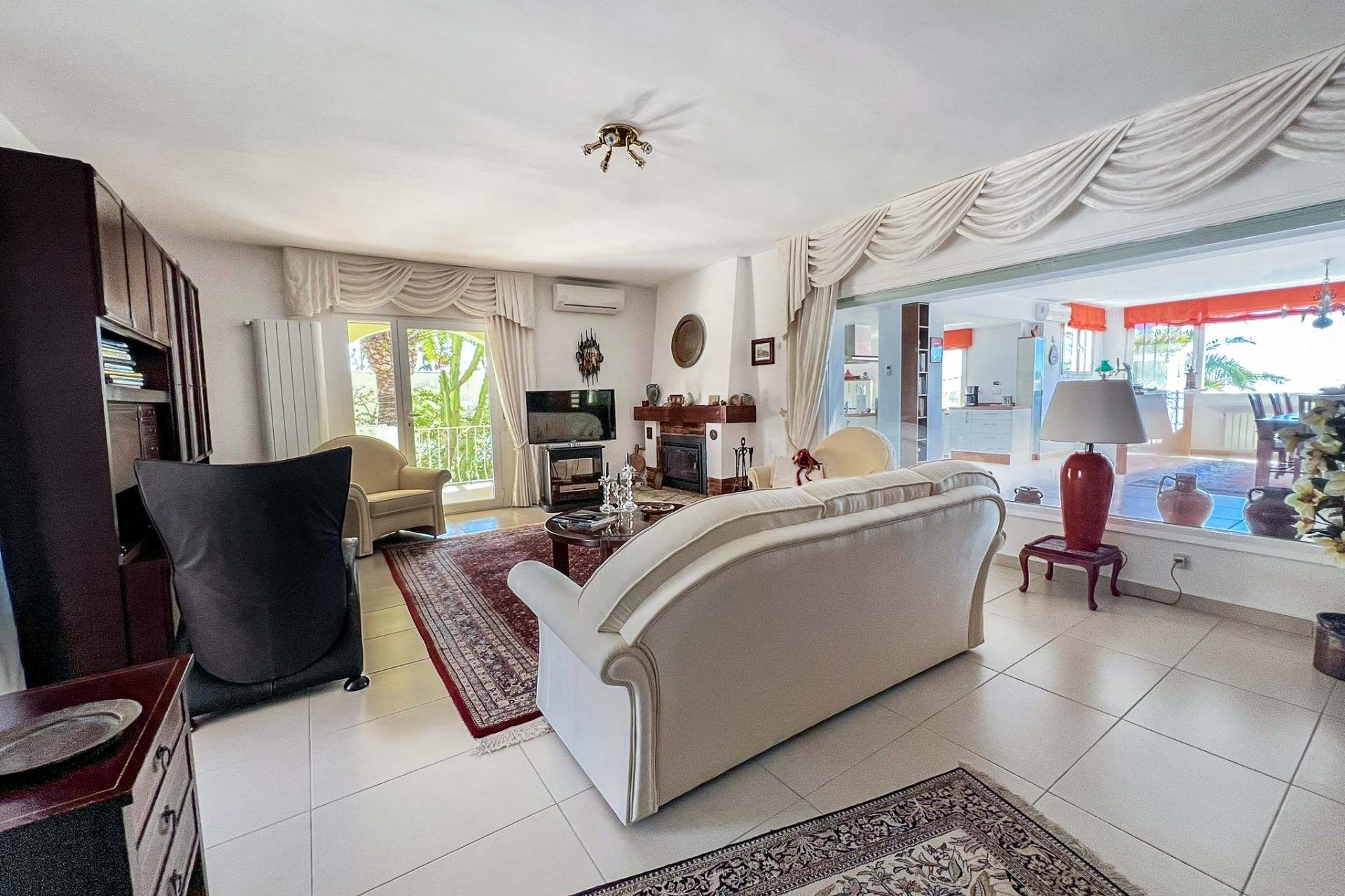 Wiederverkauf - Villa -
La Nucía - La nucia