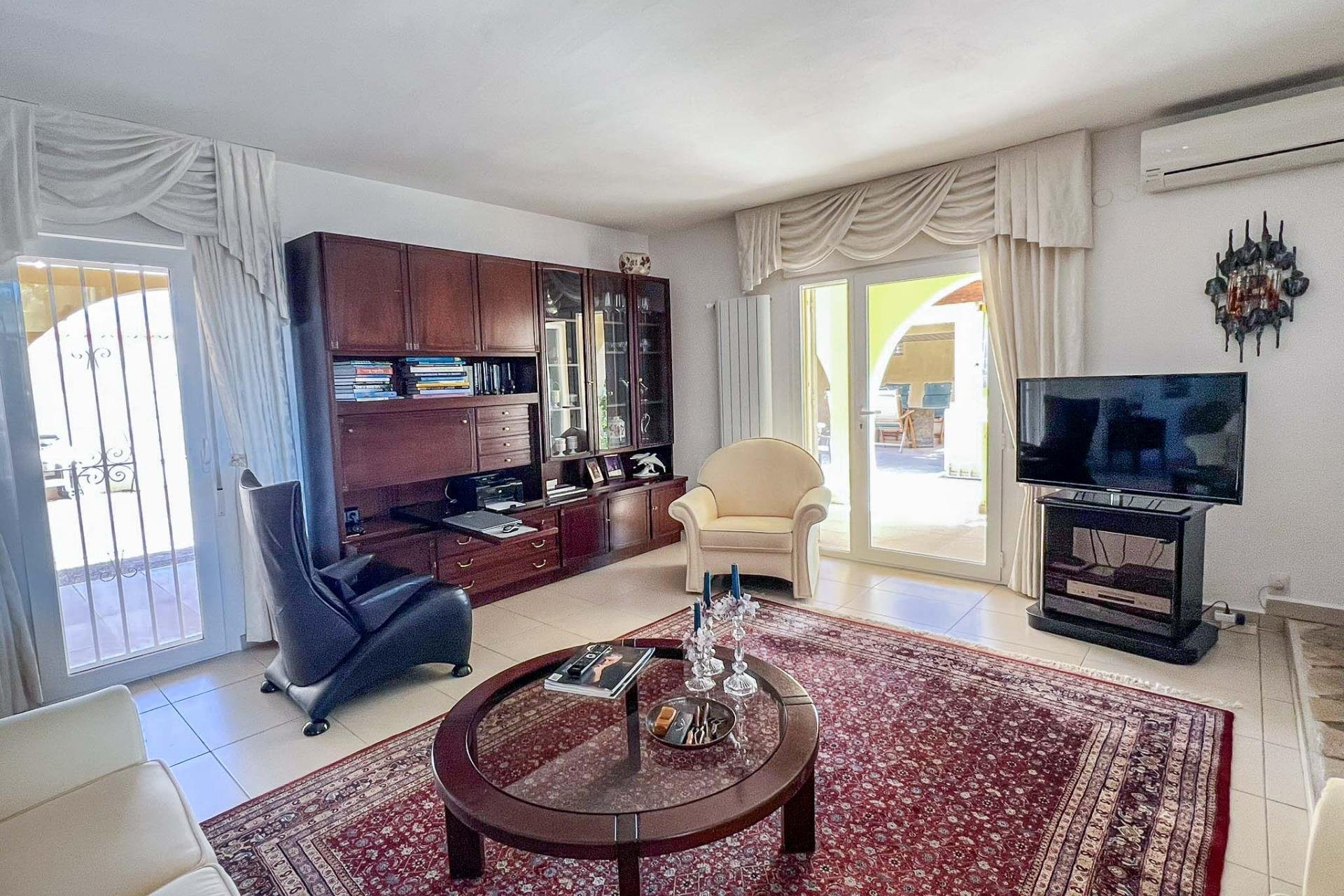 Wiederverkauf - Villa -
La Nucía - La nucia