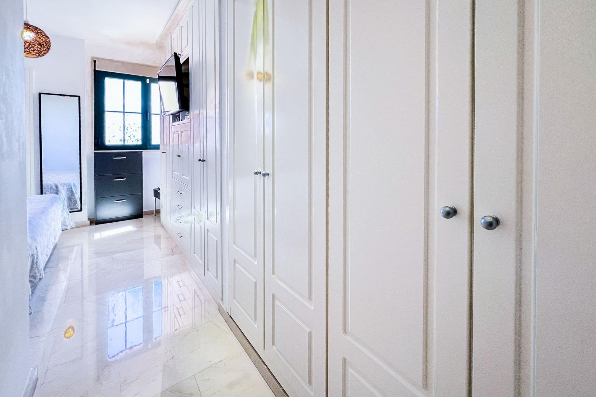 Wiederverkauf - Wohnung -
Finestrat