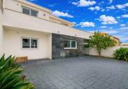 Resale - Villa / Semi semi-detached -
Alfaz del Pi - Albir