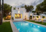 Resale - Villa -
Altea - Urbanizaciones