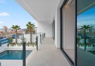 Neue Gebäude - Villa -
Benidorm