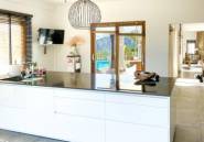 Wiederverkauf - Villa -
Finestrat