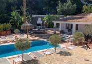 Resale - Villa -
Moraira - Benimeit